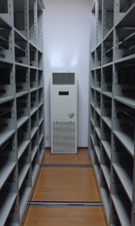 華東政法大學(xué)圖書館選購的除濕機外觀1